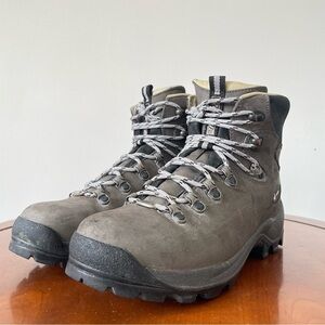 Vintage Raichle Mt. Trail Waterproof Men’s Hiking Boot | US 7.5
